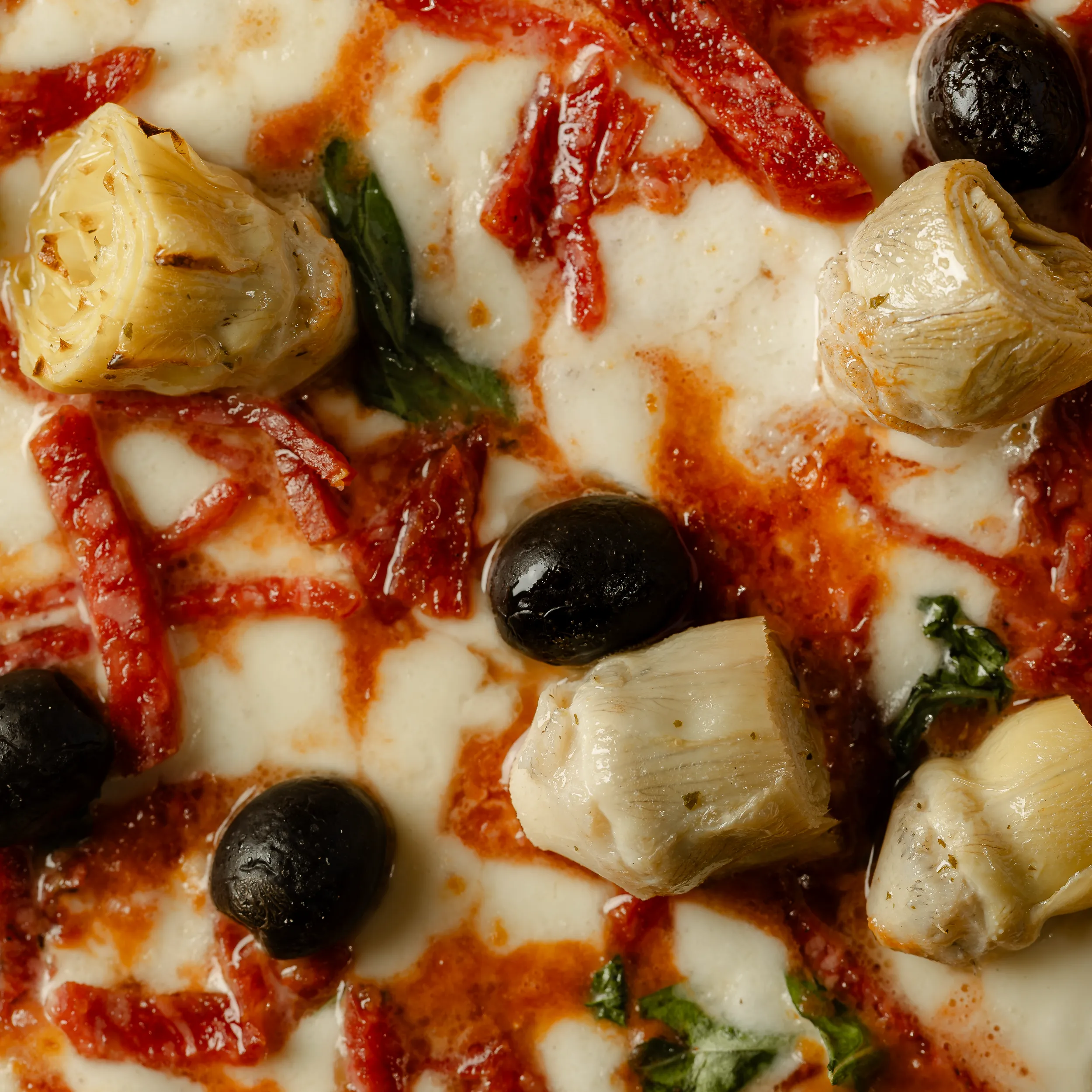 Pizza con carciofi e olive